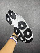 New Balance 9060 x Branco/Cinza